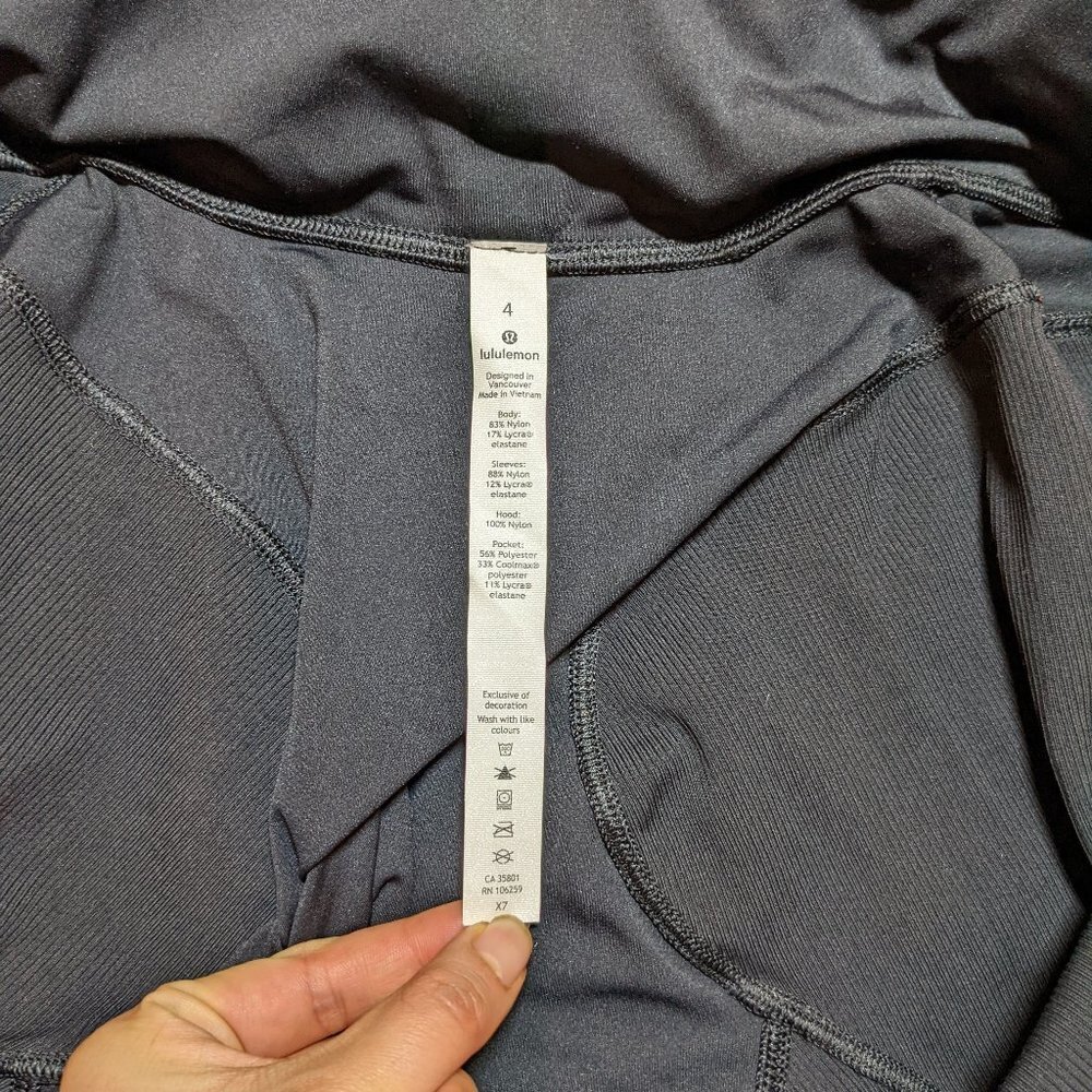 Lululemon Far and Free Nulux Black Slimming Running Jacket Hood Size 4 - Picture 7 of 9